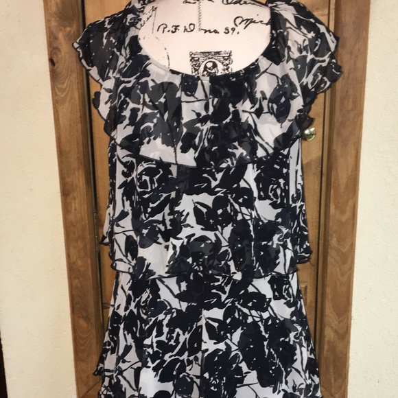 Sleeveless Tunic Top - Picture 5 of 8